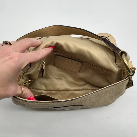 Vintage Coach Beige Pebbled Leather Soho Shoulder Bag 11840 - Picture 10 of 11